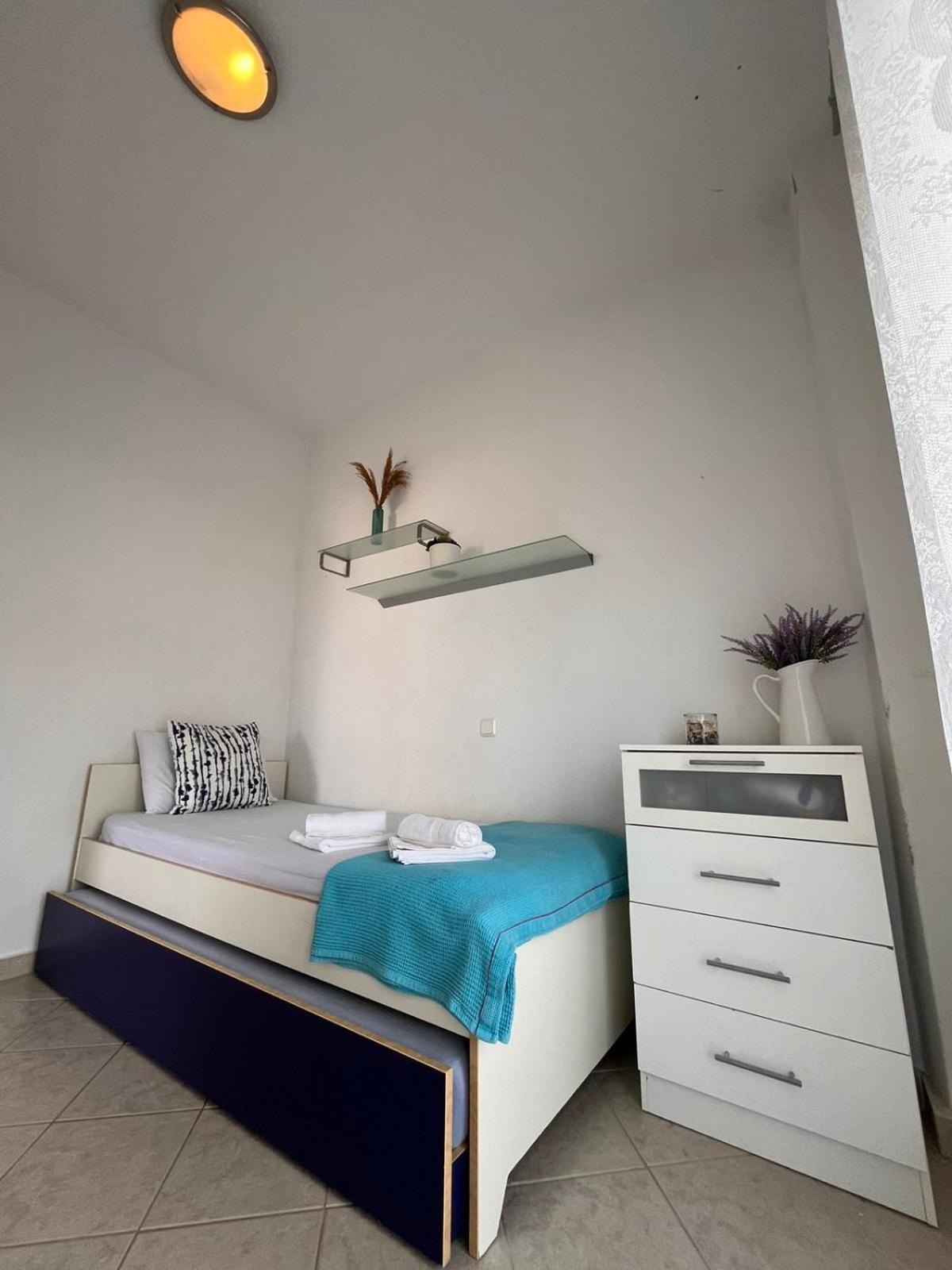 Ocean View Apartments Vrasna Ngoại thất bức ảnh